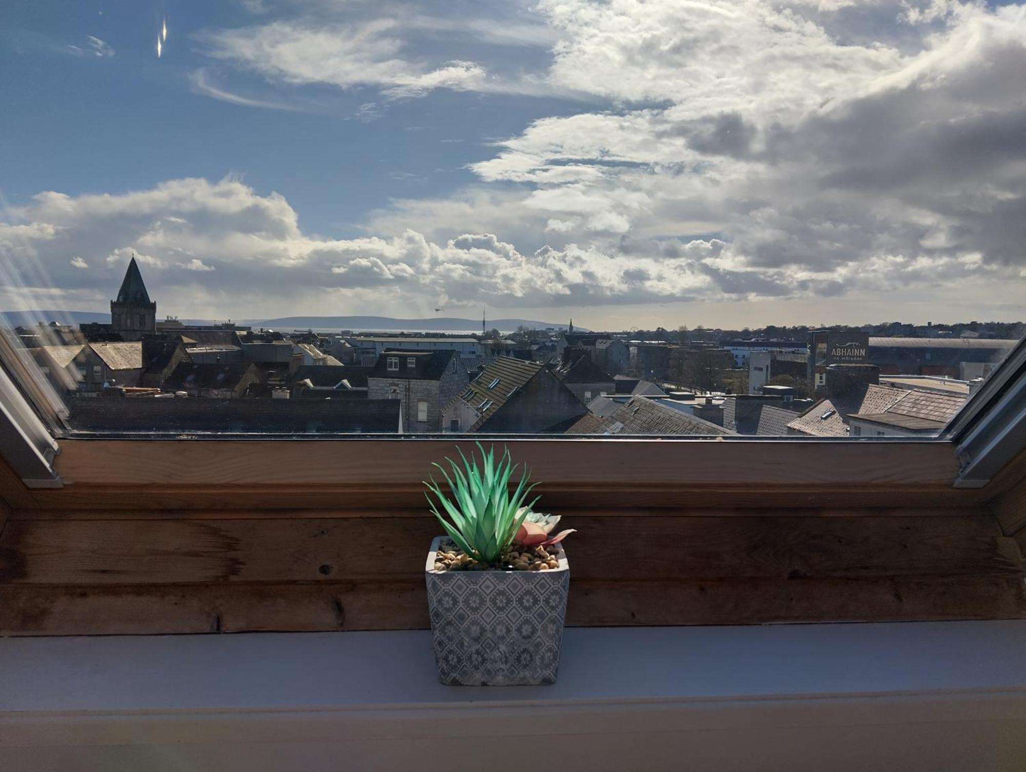 Heart Of City Centre Stunning View Galway Eksteriør bilde